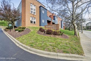 2745 Grinstead Dr APT 208, Louisville, KY 40206