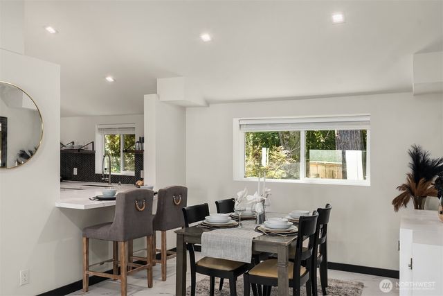 2027 219th Lane SE, Sammamish, WA 98075