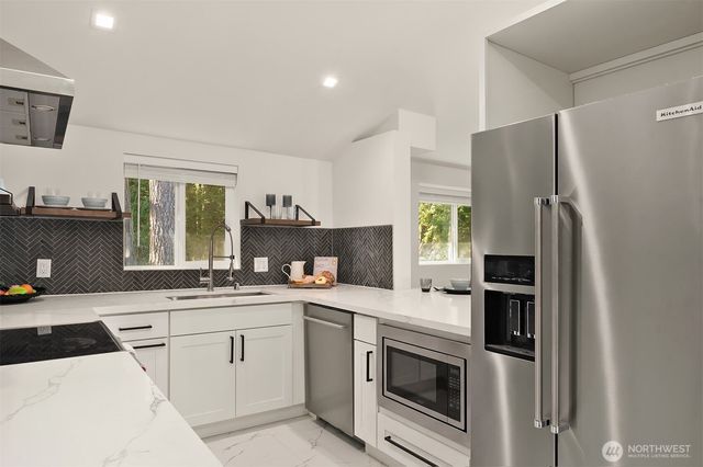 2027 219th Lane SE, Sammamish, WA 98075