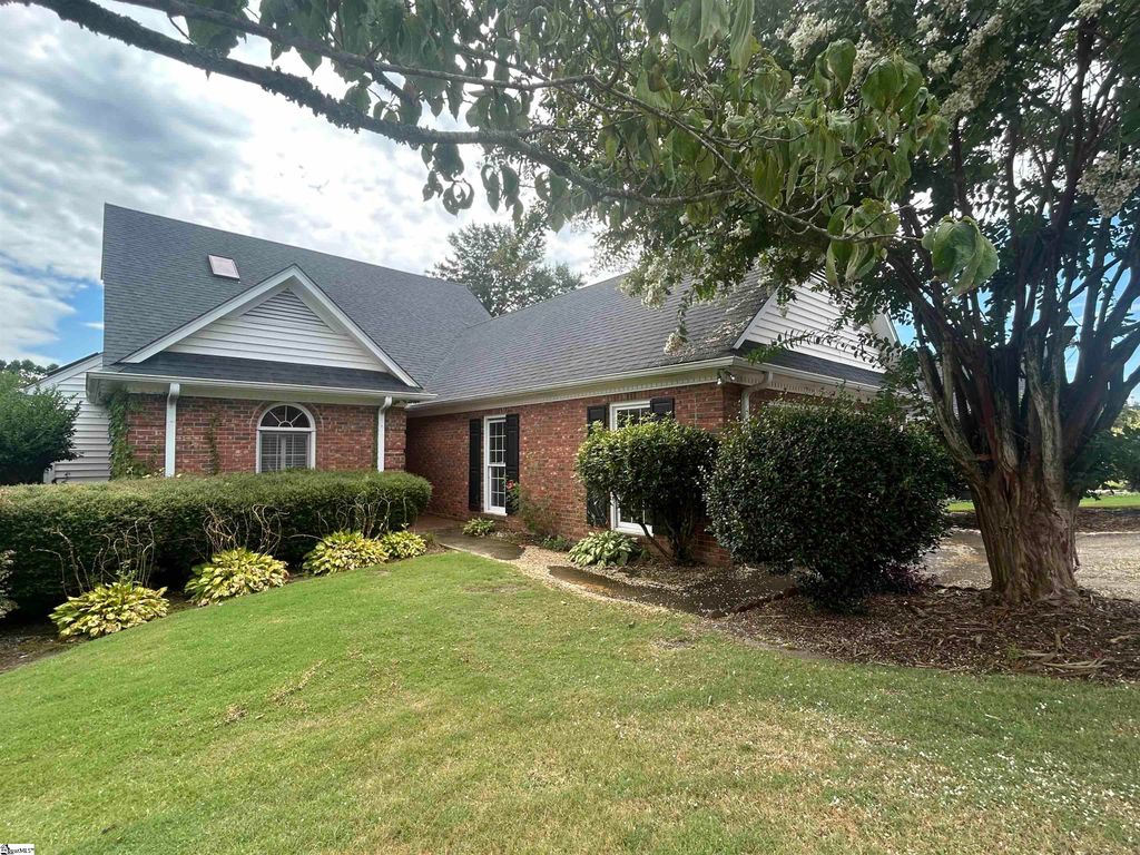 306 Greenview Circle, Greenville, SC 29609