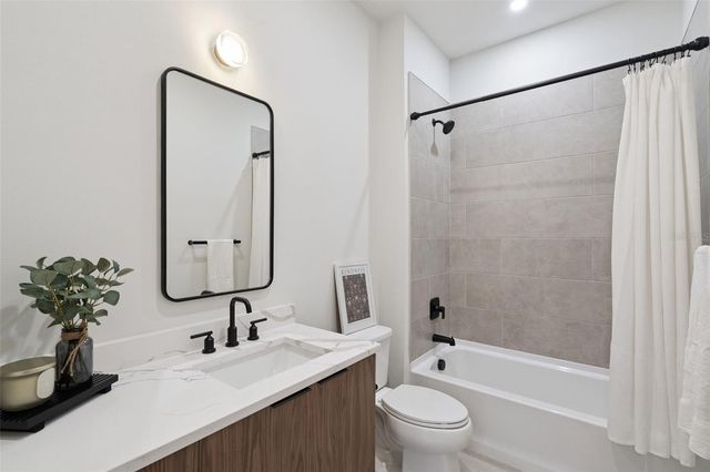 455 SKYFIELD COURT, Lady Lake, FL 32159