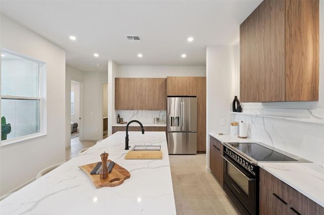 455 SKYFIELD COURT, Lady Lake, FL 32159