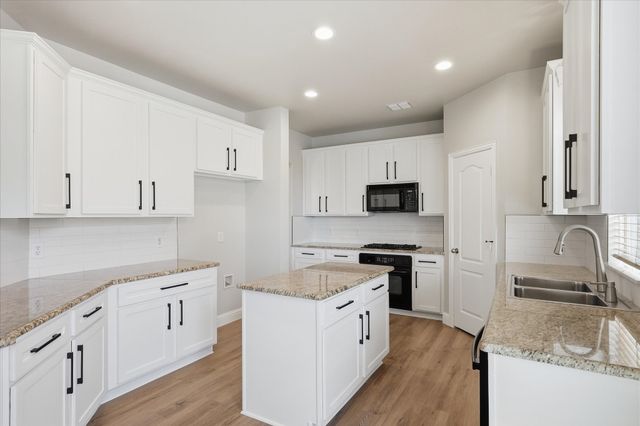1581 Meadows Avenue, Lantana, TX 76226