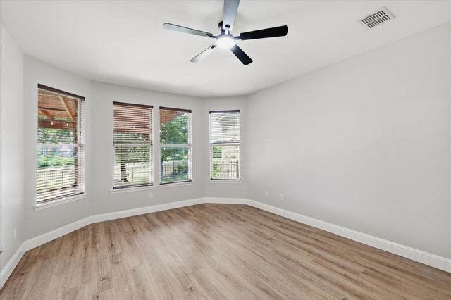 1581 Meadows Avenue, Lantana, TX 76226