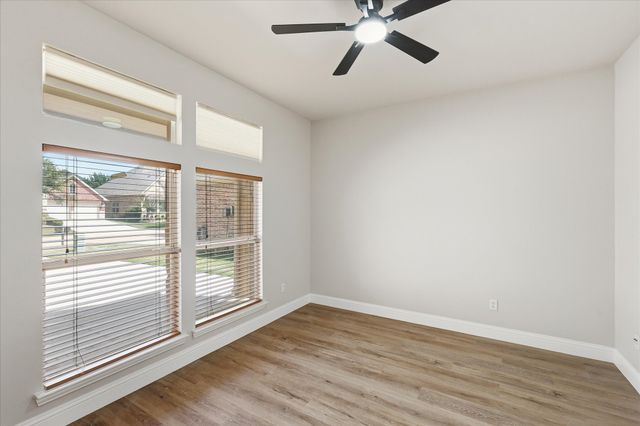 1581 Meadows Avenue, Lantana, TX 76226