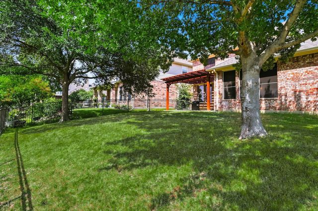1581 Meadows Avenue, Lantana, TX 76226