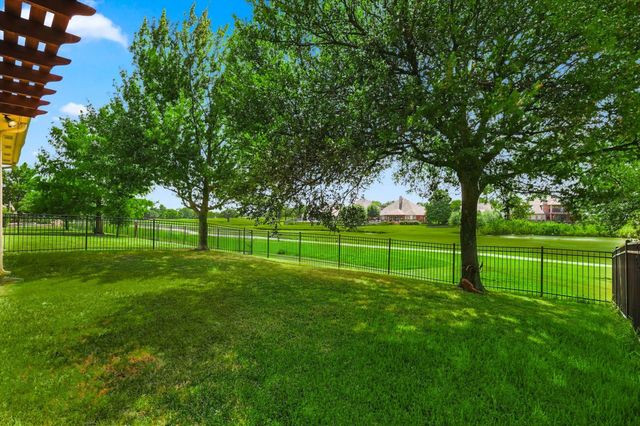 1581 Meadows Avenue, Lantana, TX 76226