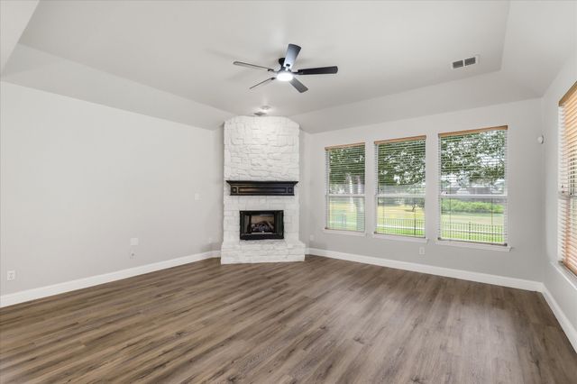 1581 Meadows Avenue, Lantana, TX 76226