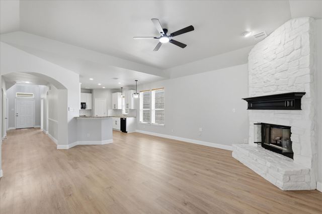 1581 Meadows Avenue, Lantana, TX 76226