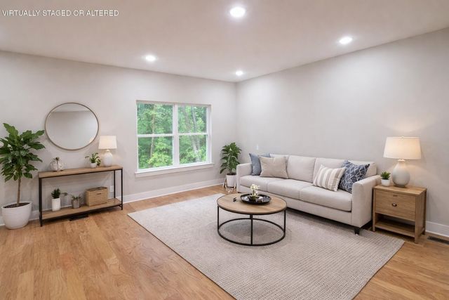 8476 Old Cleveland Pike, Ooltewah, TN 37363