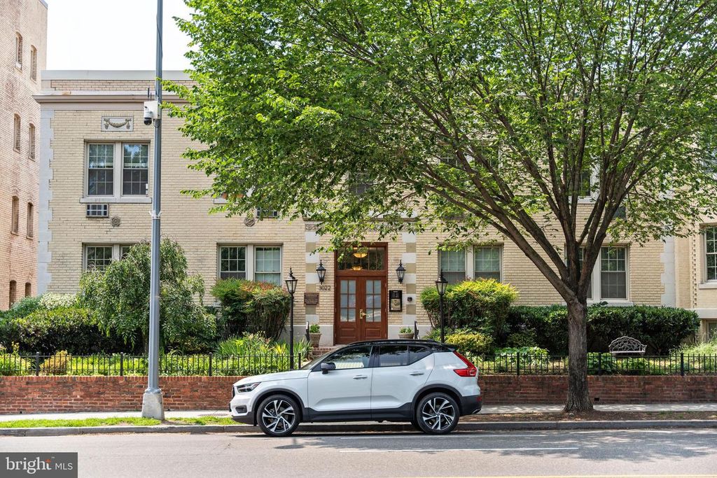 3022 Wisconsin Ave NW Apt 103, Washington, DC 20016