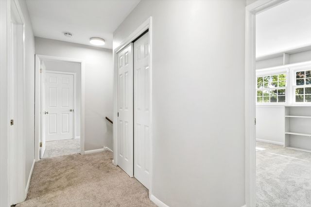 1319 N Columbine Drive, Mount Prospect, IL 60056