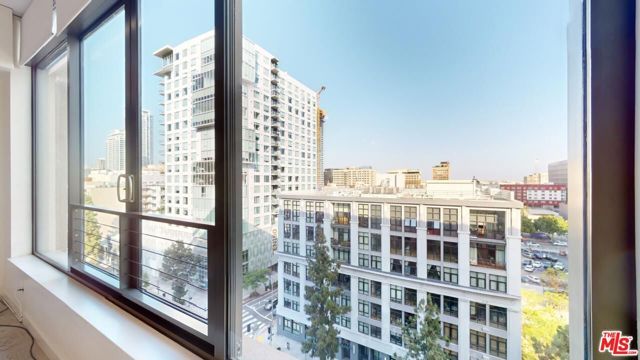 1111 S Grand Avenue 1014, Los Angeles, CA 90015