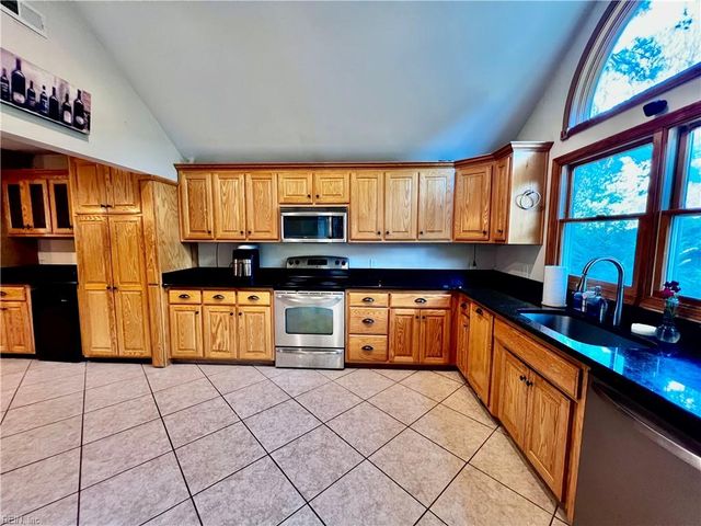 5001 Bellamy Manor DR, Virginia Beach, VA 23464