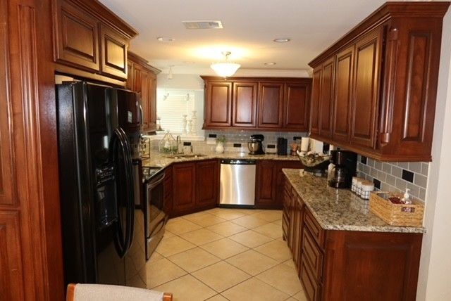 3035 Briarwood Drive, Paris, TX 75460