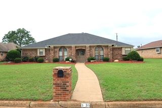 3035 Briarwood Drive, Paris, TX 75460