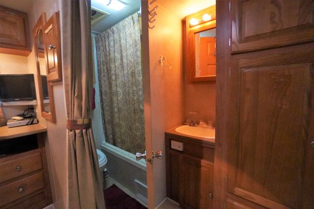 108 Forrest Ln, Stewart, TN 37175