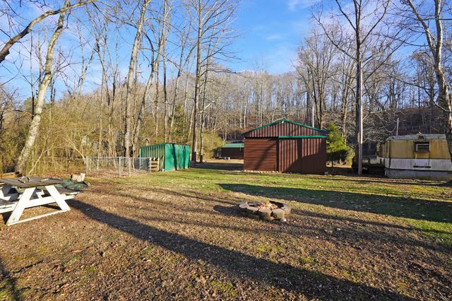 108 Forrest Ln, Stewart, TN 37175