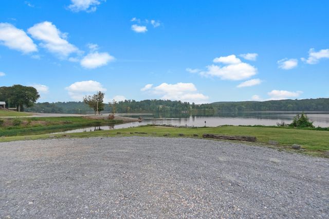 108 Forrest Ln, Stewart, TN 37175