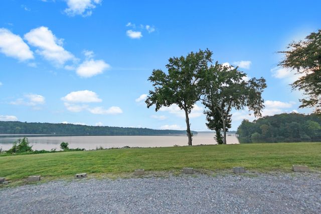 108 Forrest Ln, Stewart, TN 37175