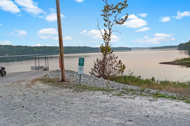 108 Forrest Ln, Stewart, TN 37175