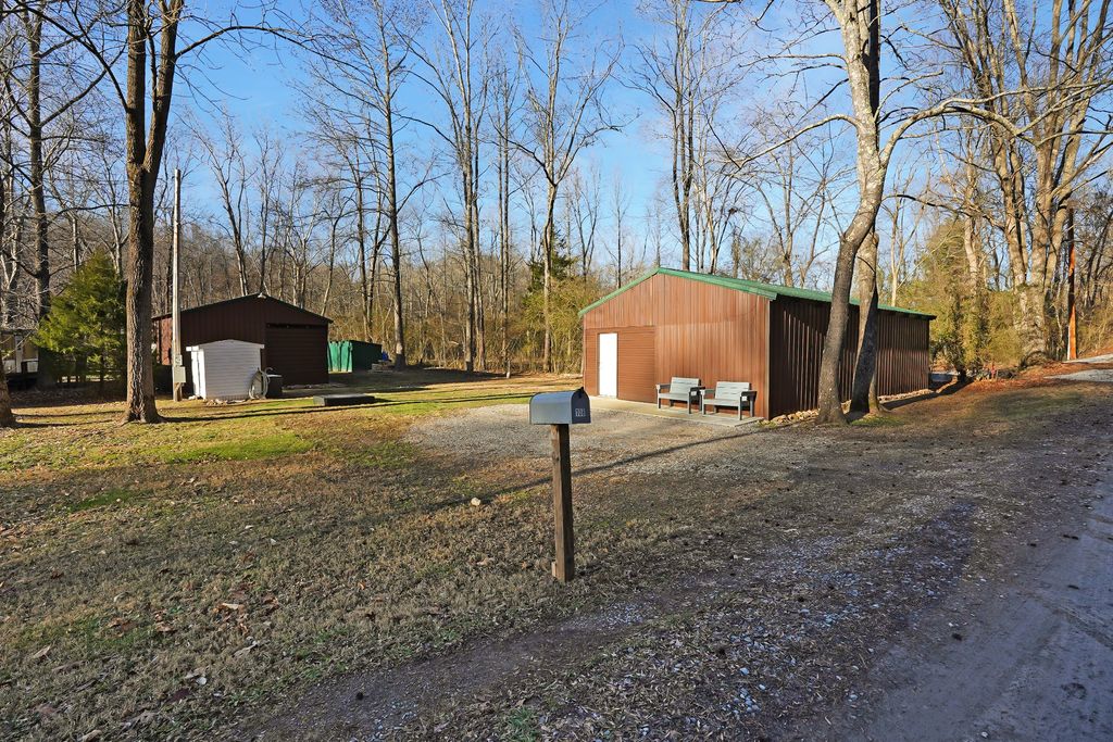 108 Forrest Ln, Stewart, TN 37175