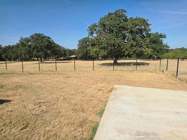 100 Aslan Road, Poolville, TX 76487