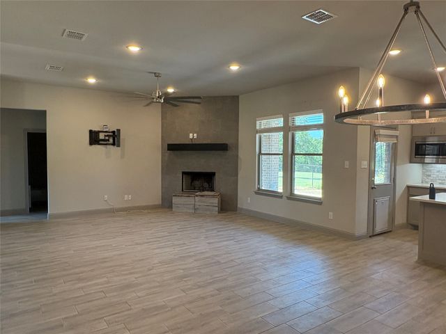100 Aslan Road, Poolville, TX 76487