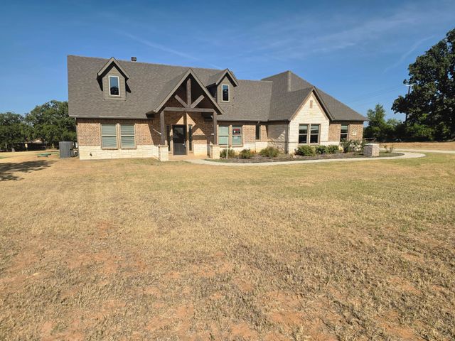 100 Aslan Road, Poolville, TX 76487