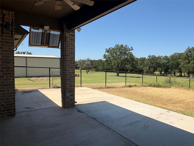 100 Aslan Road, Poolville, TX 76487