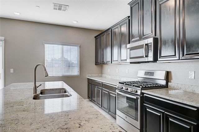 2585 Amazing Meadows Avenue 1006, North Las Vegas, NV 89031