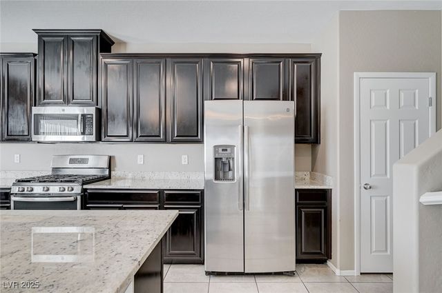 2585 Amazing Meadows Avenue 1006, North Las Vegas, NV 89031