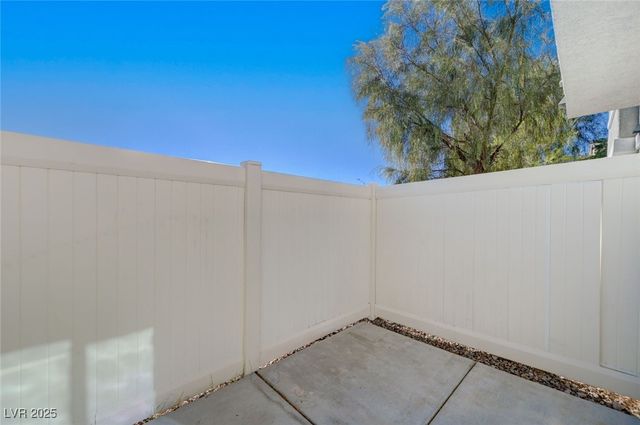 2585 Amazing Meadows Avenue 1006, North Las Vegas, NV 89031