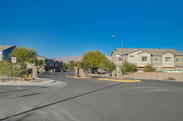 2585 Amazing Meadows Avenue 1006, North Las Vegas, NV 89031