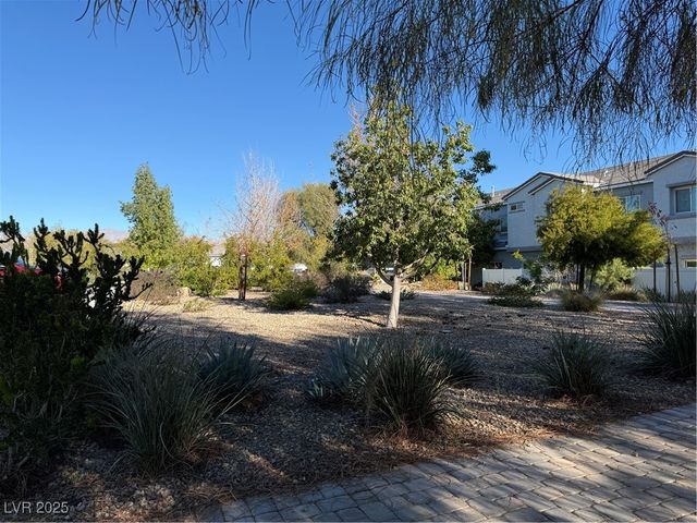 2585 Amazing Meadows Avenue 1006, North Las Vegas, NV 89031