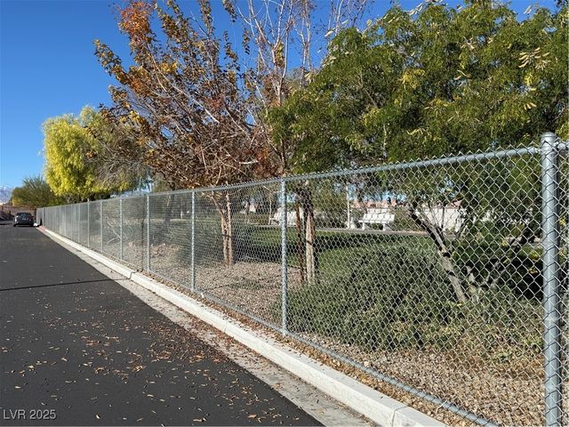 2585 Amazing Meadows Avenue 1006, North Las Vegas, NV 89031
