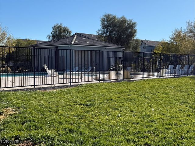 2585 Amazing Meadows Avenue 1006, North Las Vegas, NV 89031