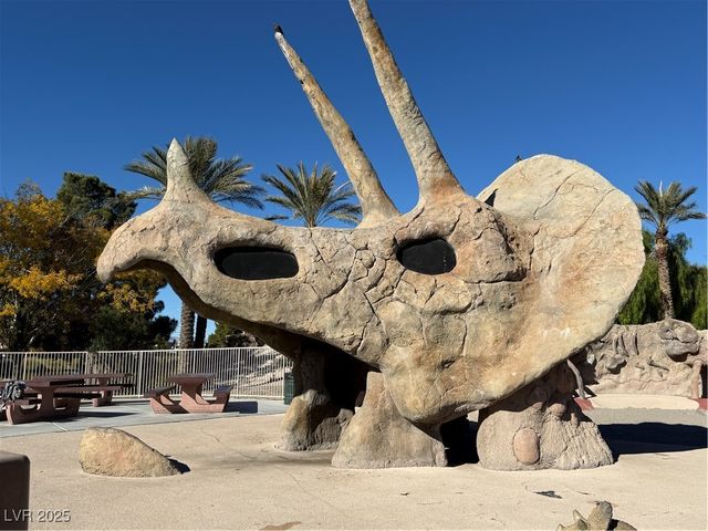 2585 Amazing Meadows Avenue 1006, North Las Vegas, NV 89031