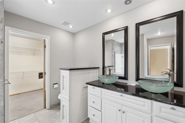 1431 Dover Bay Drive, Clive, IA 50325