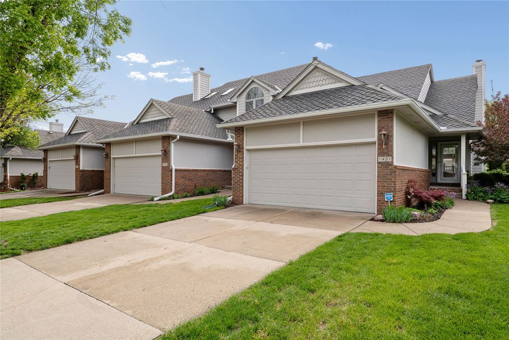 1431 Dover Bay Drive, Clive, IA 50325