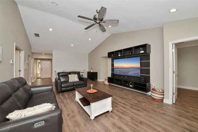 4689 OAK FOREST DRIVE E 1, Sarasota, FL 34231