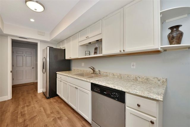 4689 OAK FOREST DRIVE E 1, Sarasota, FL 34231