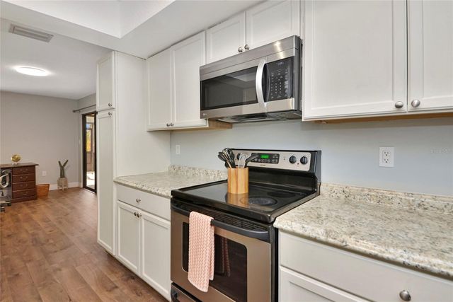 4689 OAK FOREST DRIVE E 1, Sarasota, FL 34231