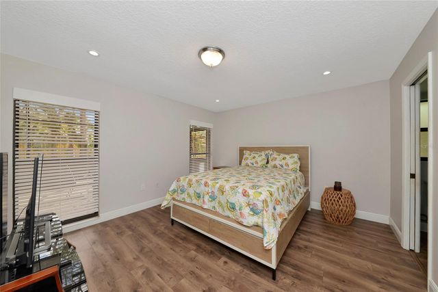 4689 OAK FOREST DRIVE E 1, Sarasota, FL 34231