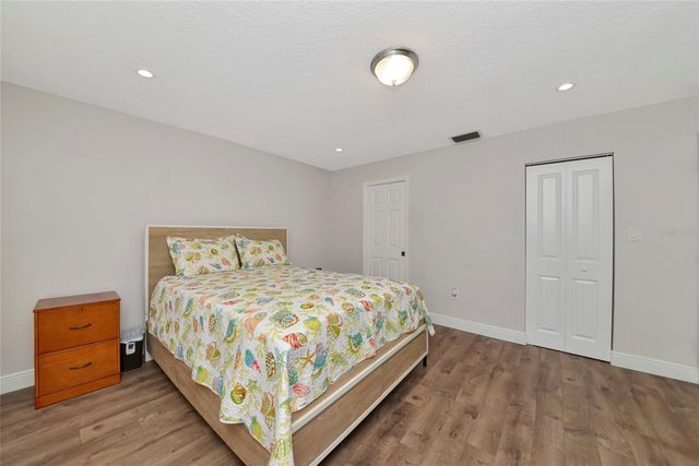 4689 OAK FOREST DRIVE E 1, Sarasota, FL 34231