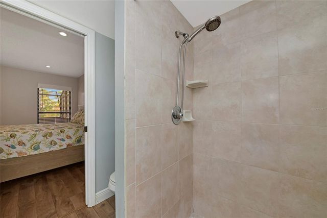 4689 OAK FOREST DRIVE E 1, Sarasota, FL 34231