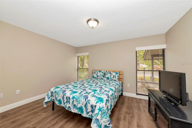 4689 OAK FOREST DRIVE E 1, Sarasota, FL 34231