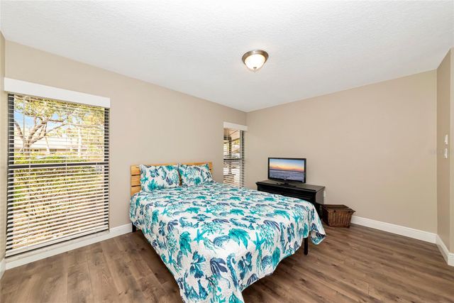 4689 OAK FOREST DRIVE E 1, Sarasota, FL 34231