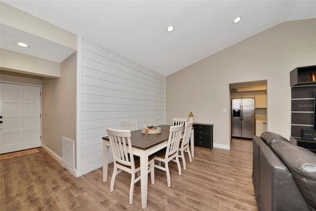 4689 OAK FOREST DRIVE E 1, Sarasota, FL 34231