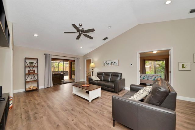 4689 OAK FOREST DRIVE E 1, Sarasota, FL 34231